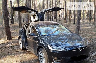 Позашляховик / Кросовер Tesla Model X 2017 в 