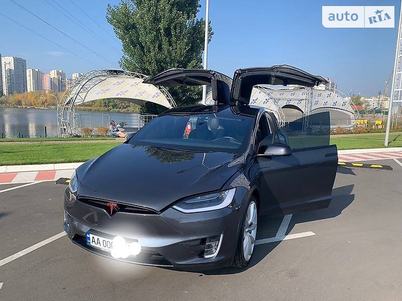Позашляховик / Кросовер Tesla Model X 2016 в 