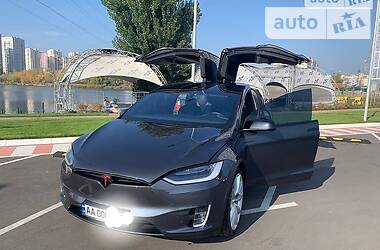 Позашляховик / Кросовер Tesla Model X 2016 в 