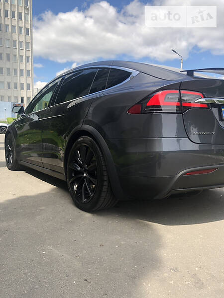 Позашляховик / Кросовер Tesla Model X 2016 в Хмельницькому