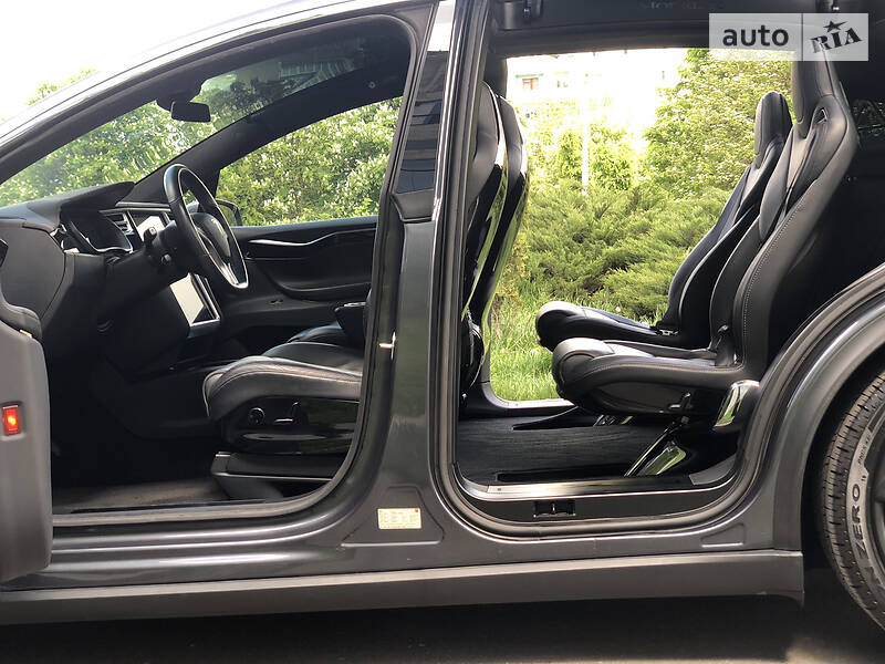 Позашляховик / Кросовер Tesla Model X 2016 в Хмельницькому