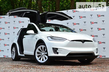 Позашляховик / Кросовер Tesla Model X 2018 в 