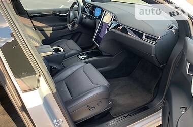 Позашляховик / Кросовер Tesla Model X 2017 в 