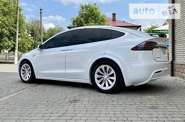 Хетчбек Tesla Model X 2016 в Сторожинці