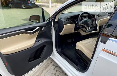 Хетчбек Tesla Model X 2016 в Сторожинці