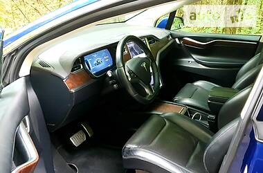 Внедорожник / Кроссовер Tesla Model X 2016 в 