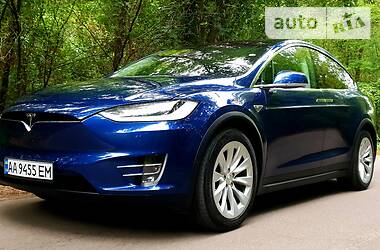 Внедорожник / Кроссовер Tesla Model X 2016 в 