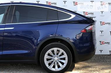 Внедорожник / Кроссовер Tesla Model X 2017 в 