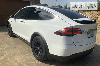 Хэтчбек Tesla Model X 2016 в Ровно