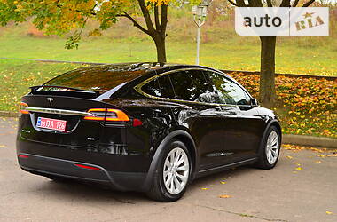 Внедорожник / Кроссовер Tesla Model X 2018 в 
