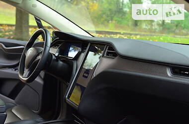 Внедорожник / Кроссовер Tesla Model X 2018 в 