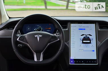 Внедорожник / Кроссовер Tesla Model X 2018 в 