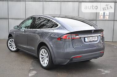 Внедорожник / Кроссовер Tesla Model X 2016 в Киеве