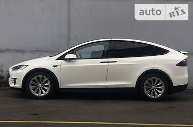 Позашляховик / Кросовер Tesla Model X 2016 в Києві