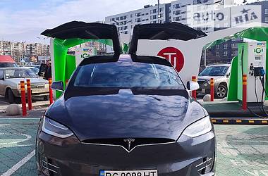 Позашляховик / Кросовер Tesla Model X 2017 в 