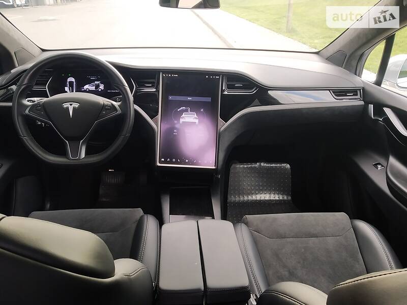 Внедорожник / Кроссовер Tesla Model X 2018 в Киеве