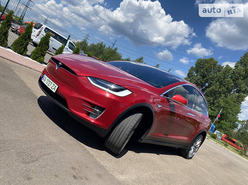 Позашляховик / Кросовер Tesla Model X 2016 в Києві