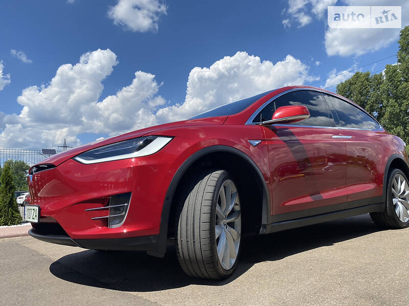Позашляховик / Кросовер Tesla Model X 2016 в Києві