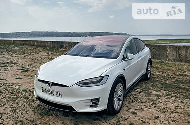 Tesla модель икс