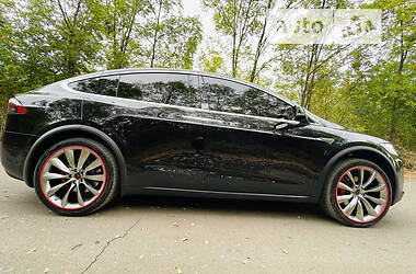 Хэтчбек Tesla Model X 2016 в Запорожье