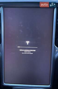 Позашляховик / Кросовер Tesla Model X 2017 в 