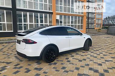 Внедорожник / Кроссовер Tesla Model X 2019 в Киеве