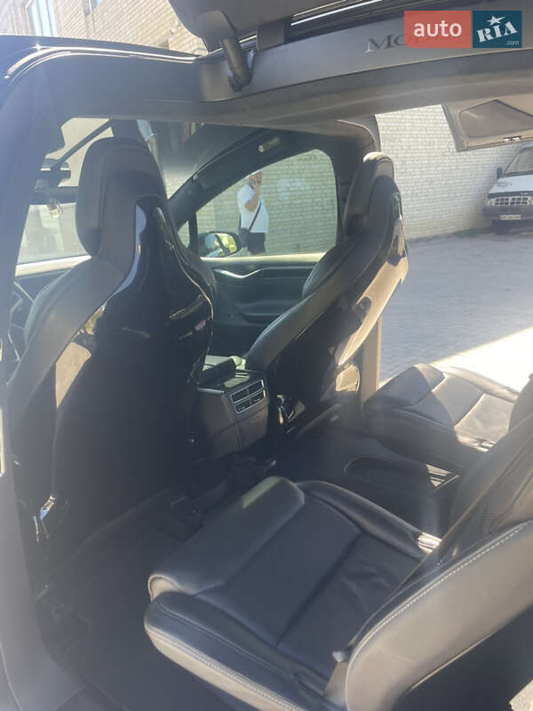 Позашляховик / Кросовер Tesla Model X 2016 в Сумах