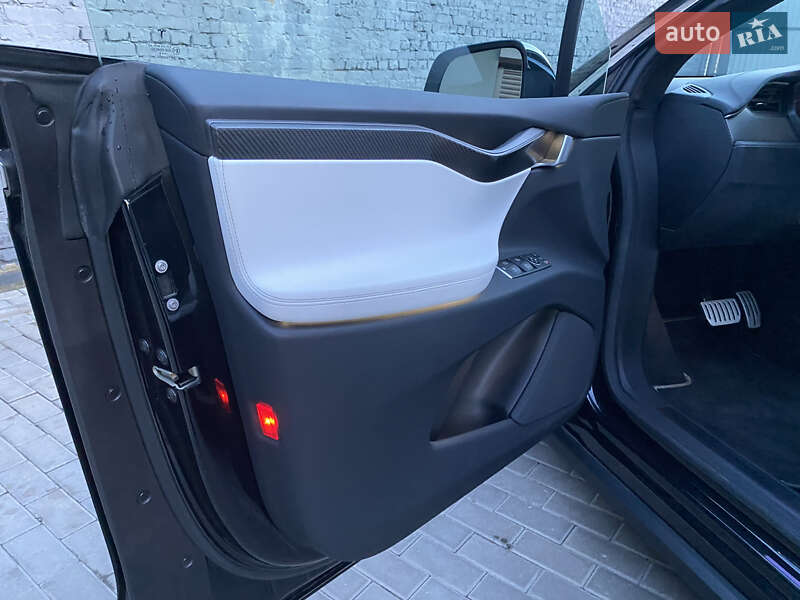 Внедорожник / Кроссовер Tesla Model X 2018 в Харькове