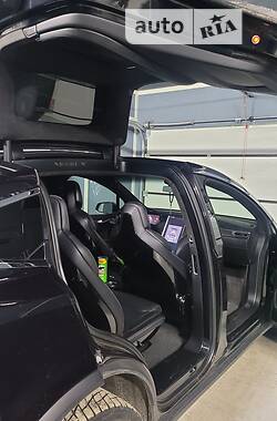 Внедорожник / Кроссовер Tesla Model X 2016 в 