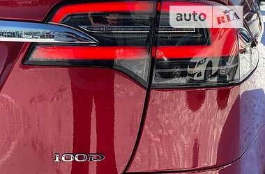Внедорожник / Кроссовер Tesla Model X 2018 в 