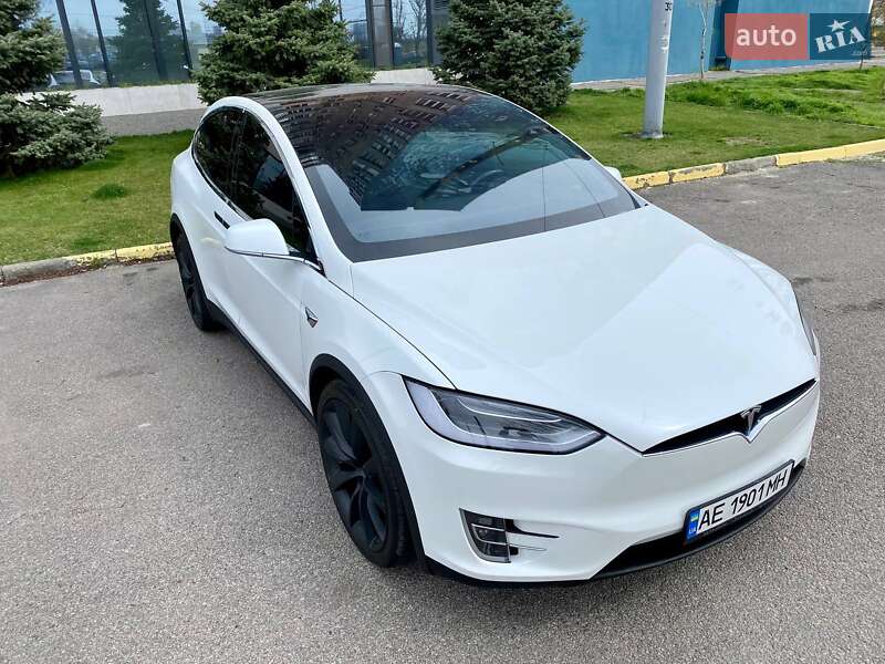 Позашляховик / Кросовер Tesla Model X 2017 в Дніпрі