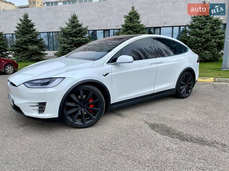 Позашляховик / Кросовер Tesla Model X 2017 в Дніпрі