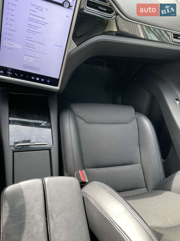 Внедорожник / Кроссовер Tesla Model X 2016 в Тернополе