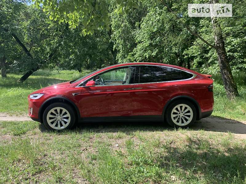 Позашляховик / Кросовер Tesla Model X 2018 в Києві