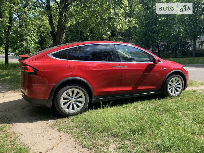 Позашляховик / Кросовер Tesla Model X 2018 в Києві