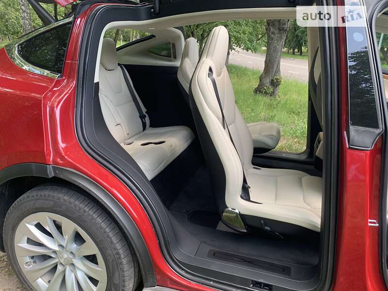 Позашляховик / Кросовер Tesla Model X 2018 в Києві