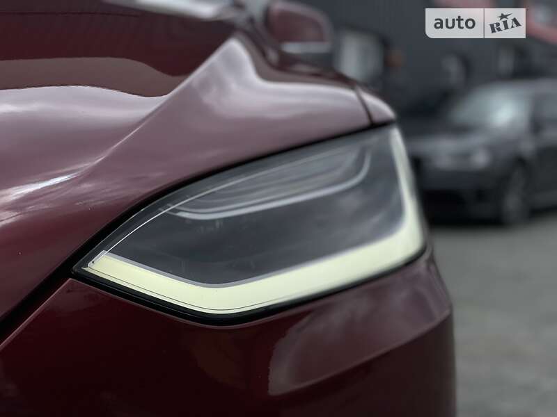 Позашляховик / Кросовер Tesla Model X 2016 в Стрию