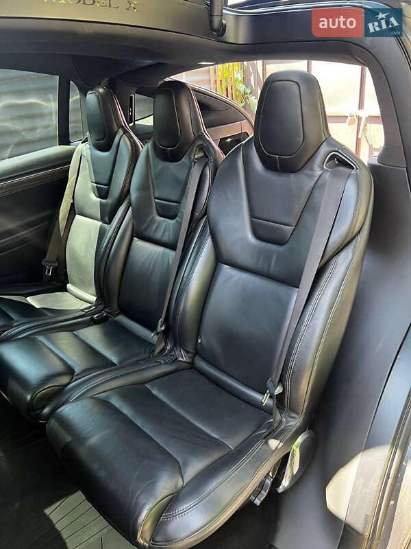 Позашляховик / Кросовер Tesla Model X 2016 в Харкові