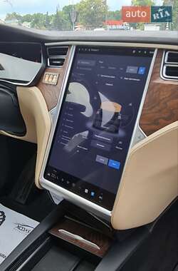Внедорожник / Кроссовер Tesla Model X 2017 в 