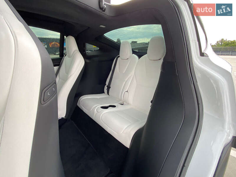 Внедорожник / Кроссовер Tesla Model X 2020 в Киеве