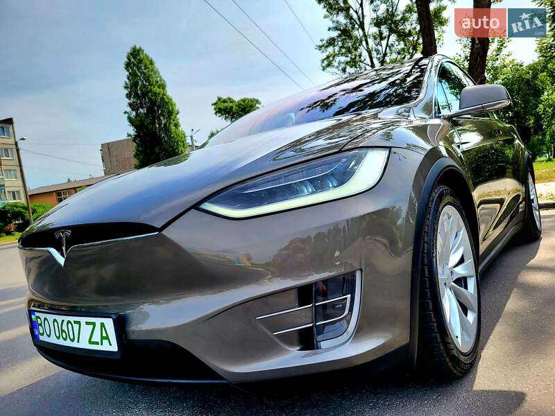 Позашляховик / Кросовер Tesla Model X 2016 в Харкові