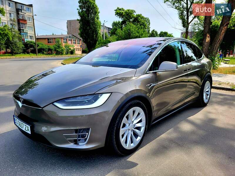 Позашляховик / Кросовер Tesla Model X 2016 в Харкові