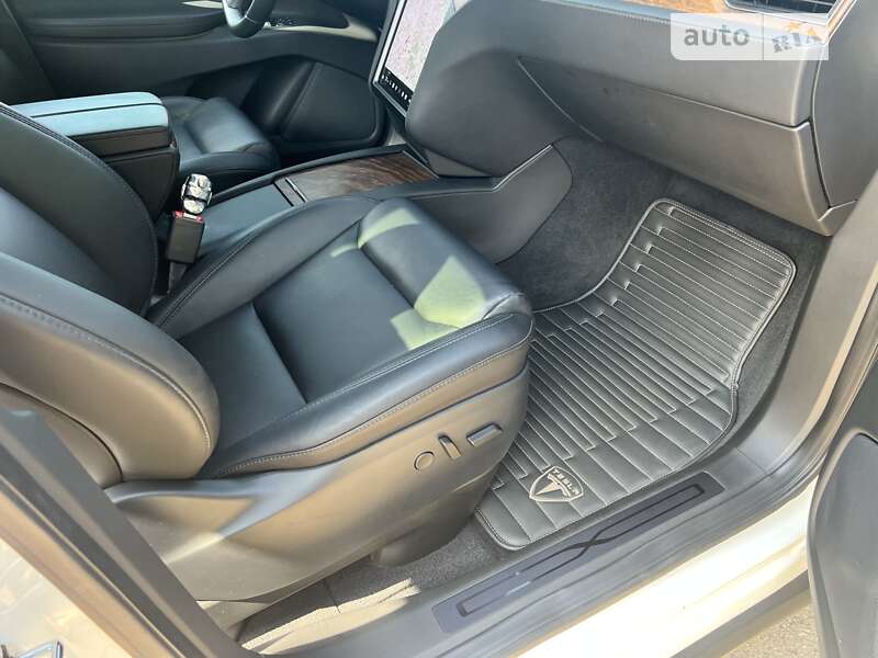 Позашляховик / Кросовер Tesla Model X 2019 в Одесі
