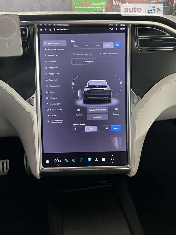 Позашляховик / Кросовер Tesla Model X 2016 в Дніпрі