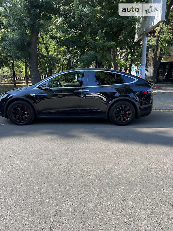 Позашляховик / Кросовер Tesla Model X 2016 в Дніпрі