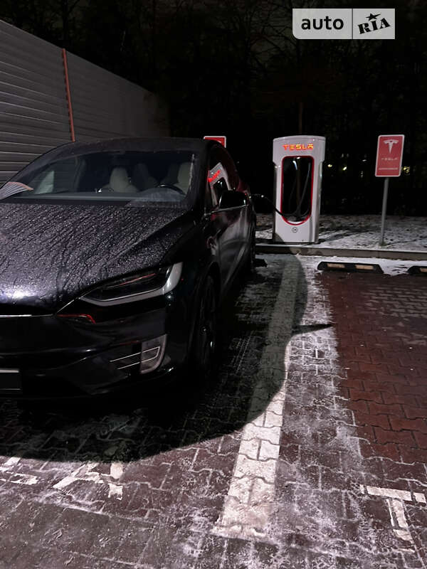 Позашляховик / Кросовер Tesla Model X 2016 в Дніпрі