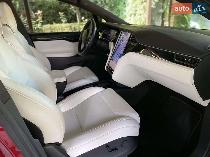 Внедорожник / Кроссовер Tesla Model X 2018 в Киеве