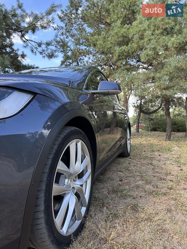 Позашляховик / Кросовер Tesla Model X 2020 в Дніпрі