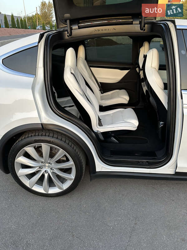 Внедорожник / Кроссовер Tesla Model X 2017 в Киеве