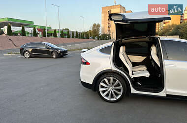 Внедорожник / Кроссовер Tesla Model X 2017 в Киеве